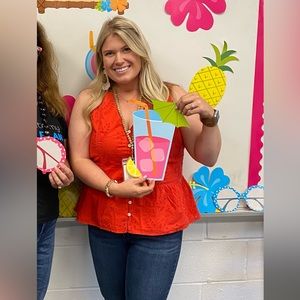 Universal Thread Red Top